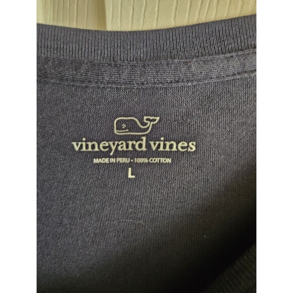 Vineyard Vines Christmas Santa Hat Whale TShirt Size Large Long Sleeve Navy Blue - Picture 3 of 3